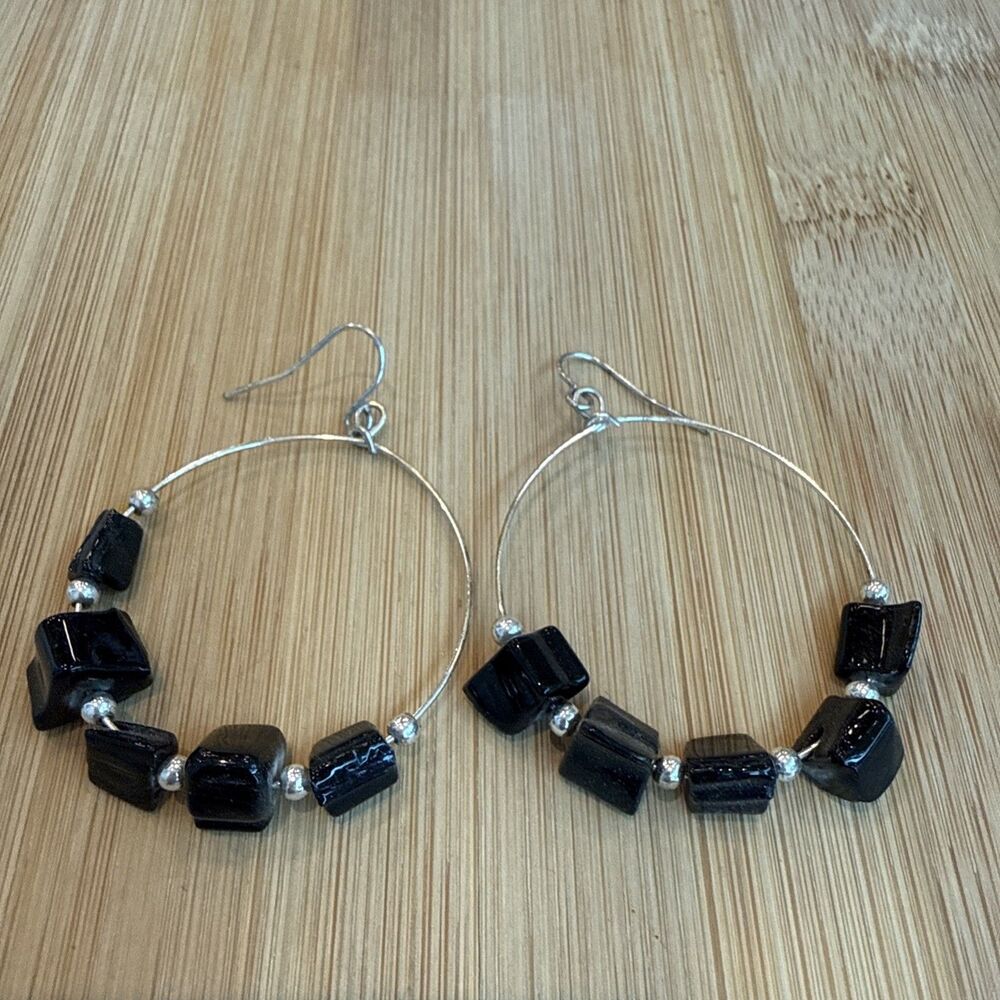 BLACK BEAD HOOP EARRINGS